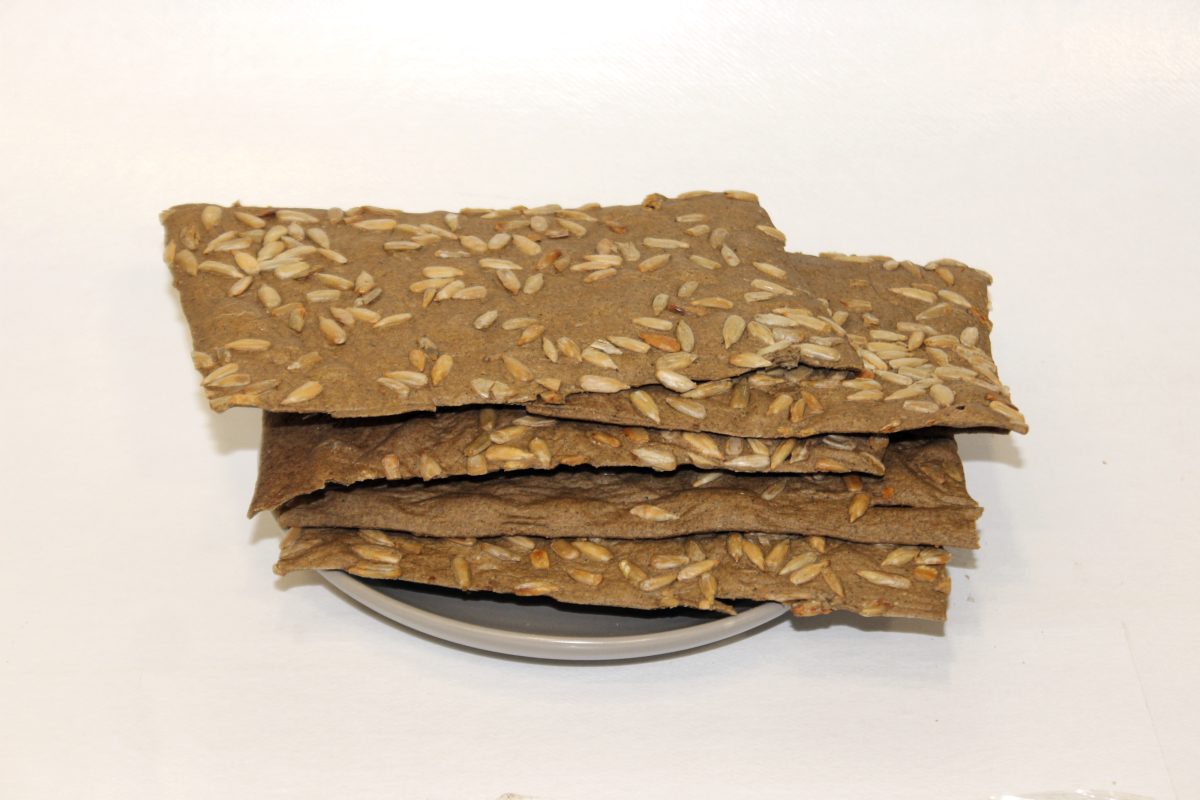 نان جو با تخمه آفتابگردان